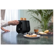 DeLonghi Eclettica Two-Slice Toaster Black CTY2003BK hero image