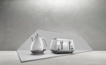 DeLonghi Icona Capitals Kettle Sydney White KBOC2001W hero image