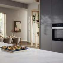 Miele 60cm Stainless Steel Built-In Oven H2861BCLST hero image