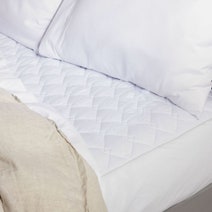 Sunbeam Sleep Perfect Quilted Anti Bacterial King Electric Blanket BLQ6471 hero image
