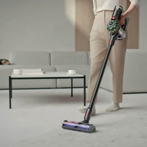 Dyson V8 Cyclone Cordless Vacuum Cleaner 626406-01 hero image