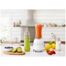 Smeg 50s Mini Blender 50s Style White PBF01WHAU hero image