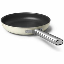 Smeg Five Piece Cookware Set Cream CK5PCCRM hero image