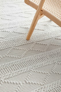 Rug Culture Maison Medium White & Natural Rug 225X155CM - MSN-ZOE-225X155 hero image