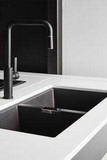Armando Vicario LUZ-B Luz Kitchen Mixer with Pull-Out Tap hero image