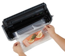 Sunbeam FoodSaver Quick Marinator and FoodSaver Lock and Seal Pack VS0700VS4500 hero image