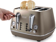 Delonghi CTI4003BZKBI2011BZ Distinta Toaster and Digital Kettle Pack Future Bronze hero image