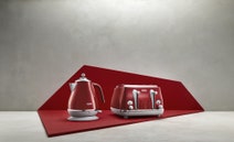 DeLonghi Icona Capitals Kettle Tokyo Red KBOC2001R hero image
