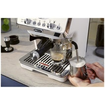 DeLonghi La Specialista Arte Evo Cold Brew Manual Coffee Machine White EC9255WI2 hero image