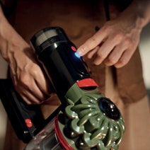 Dyson V8 Cyclone Cordless Vacuum Cleaner 626406-01 hero image