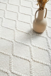 Rug Culture Huxley Medium Off White Rug 225X155CM - HU-WHITE-225155 hero image