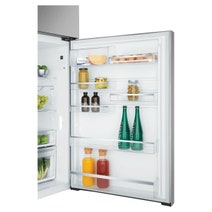 Electrolux 536L Top Mount Fridge ETE5407SB-R hero image